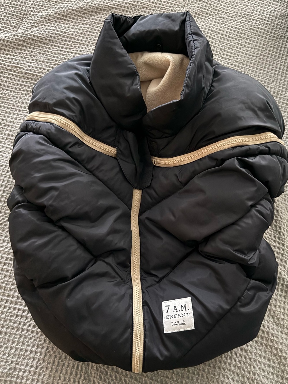 7 A.M. Enfant Black Puffer Carseat Cover
